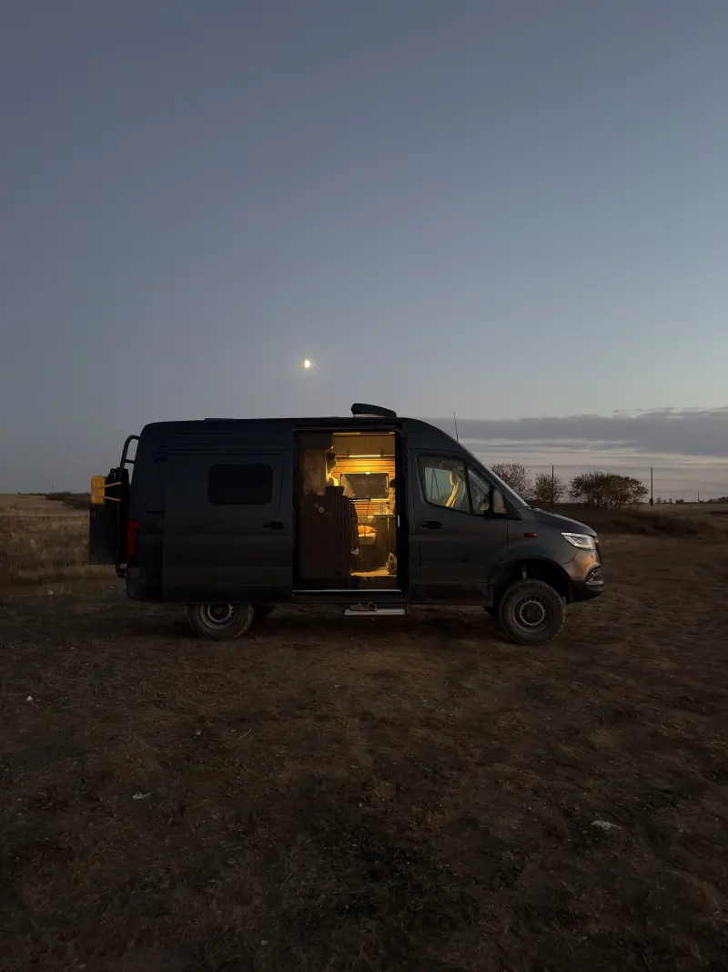 Sprinty and the moon