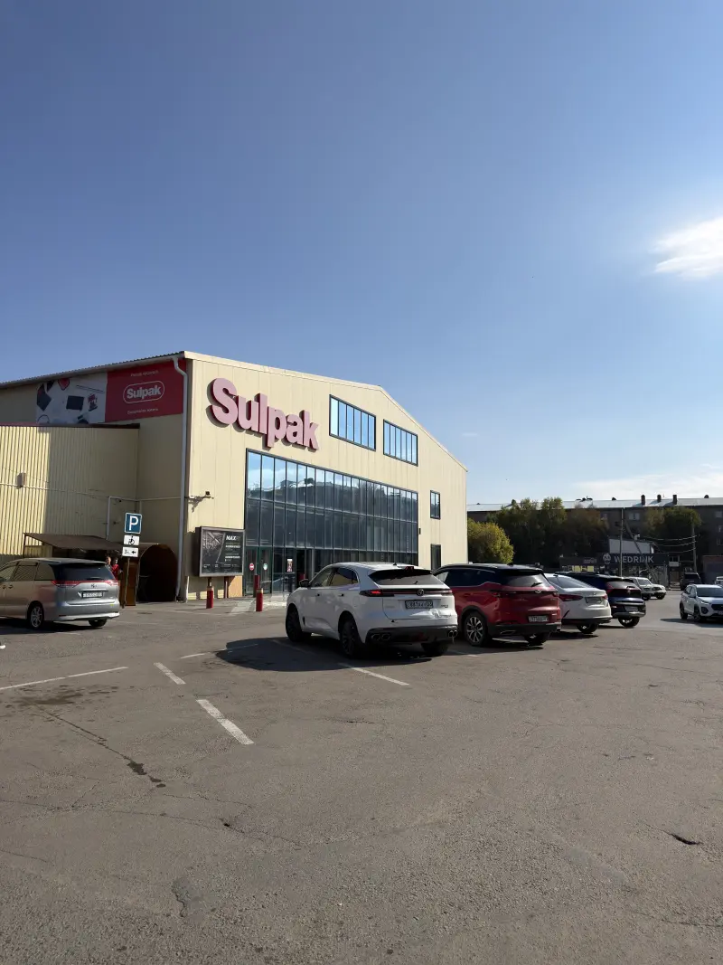 Supermarket stop